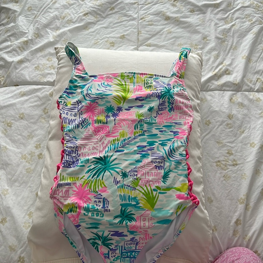 Lilly Pulitzer One Piece Swimsuit 10